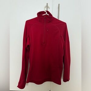 Mens’s Patagonia R2 base layer - red size small